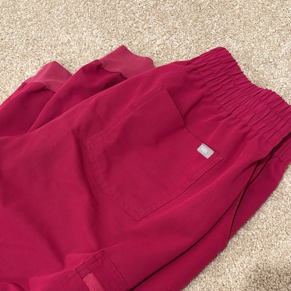 Figs Magenta scrub set - Picture 3 of 5